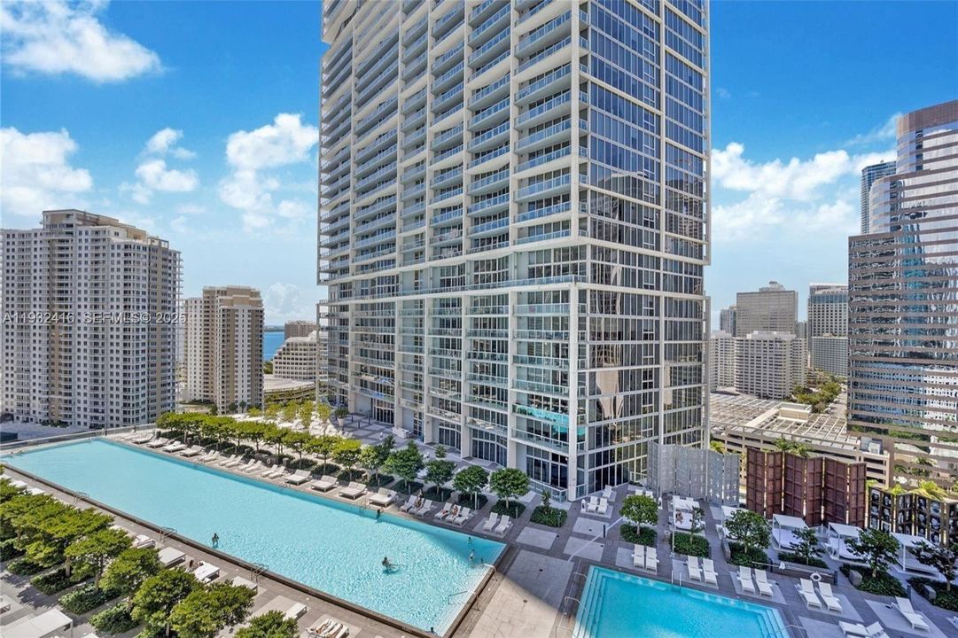 出租: $9,500 (3 贝兹, 2 浴室, 1870 平方英尺)