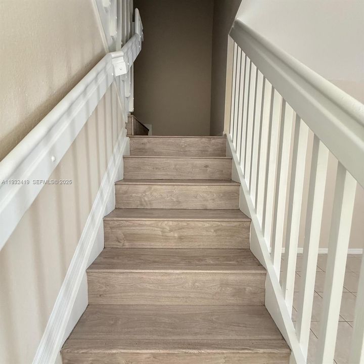 出租: $3,200 (3 贝兹, 2 浴室, 1770 平方英尺)