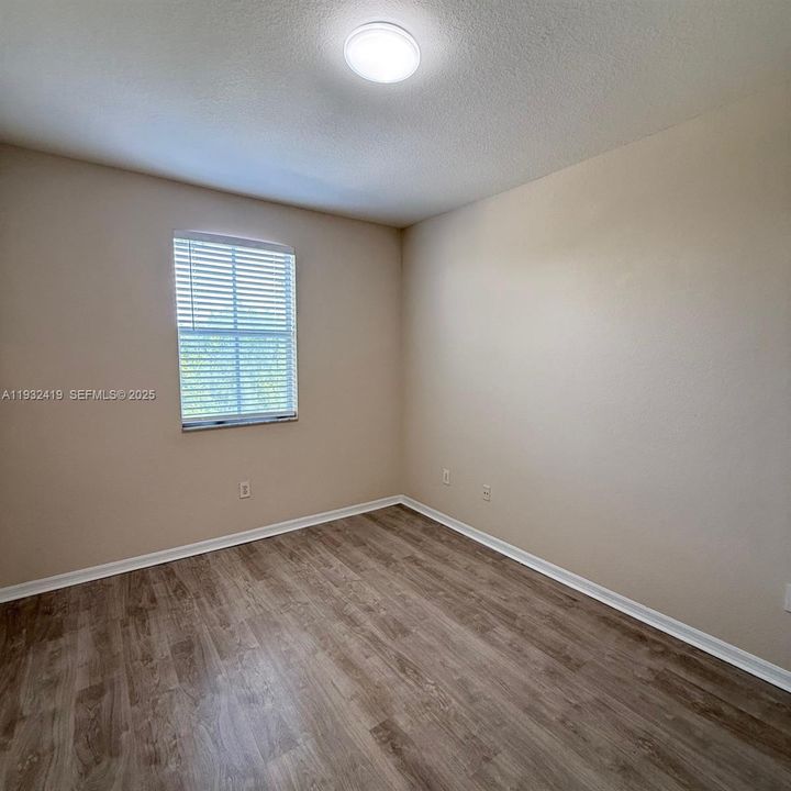 出租: $3,200 (3 贝兹, 2 浴室, 1770 平方英尺)