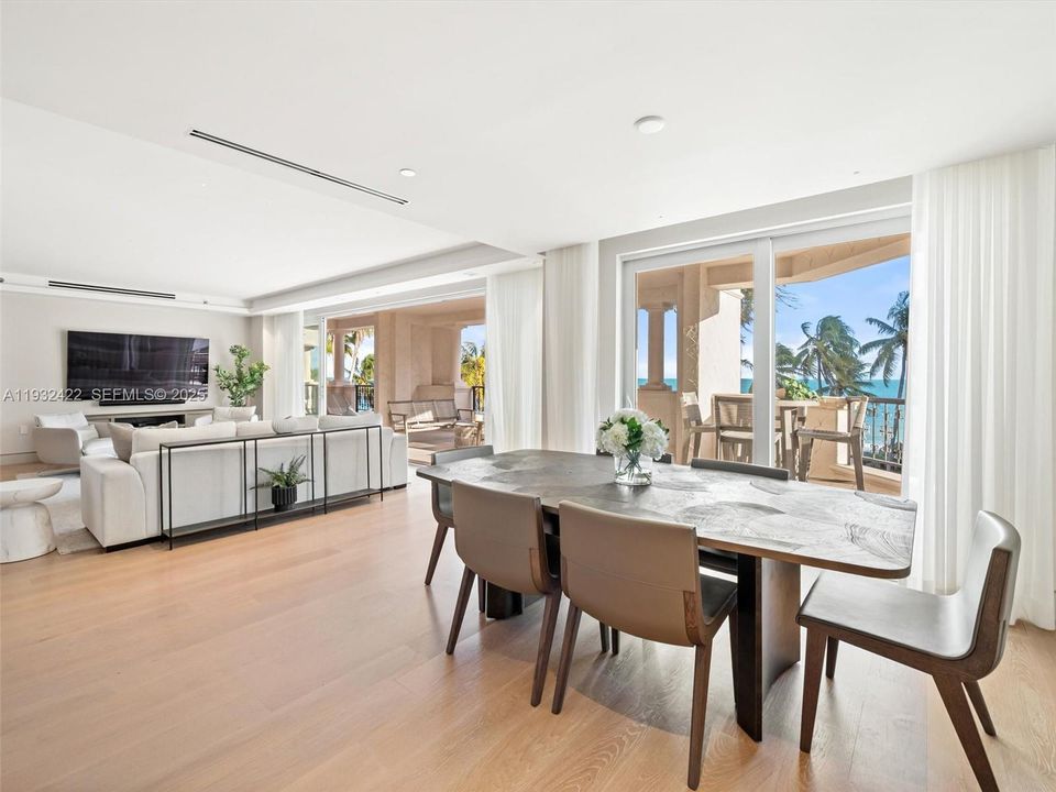 На продажу: $8,995,000 (3 спален, 3 ванн, 2530 Квадратных фут)