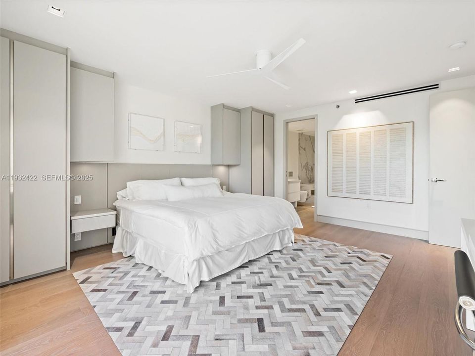 На продажу: $8,995,000 (3 спален, 3 ванн, 2530 Квадратных фут)