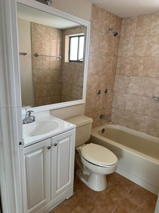 For Rent: $2,100 (2 beds, 2 baths, 812 Square Feet)