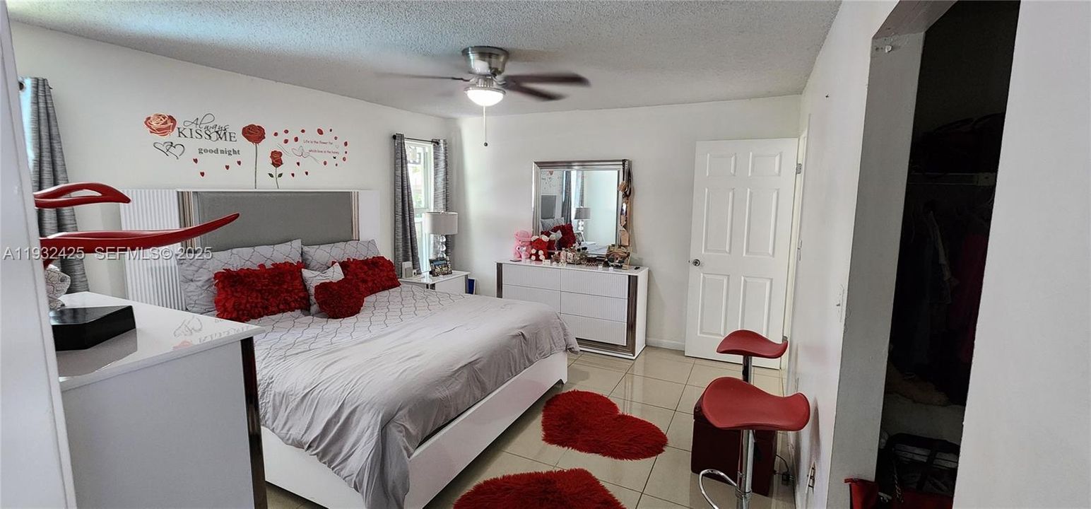 出租: $3,800 (4 贝兹, 2 浴室, 1413 平方英尺)