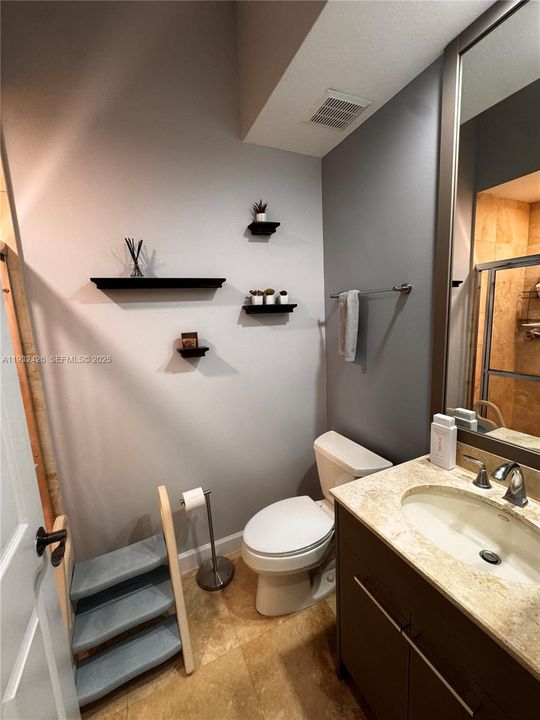 出租: $6,400 (3 贝兹, 3 浴室, 2304 平方英尺)