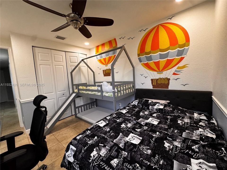 出租: $6,400 (3 贝兹, 3 浴室, 2304 平方英尺)