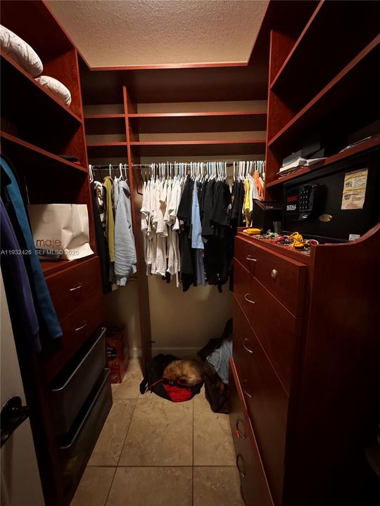 出租: $6,400 (3 贝兹, 3 浴室, 2304 平方英尺)