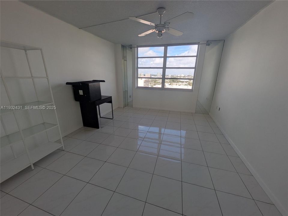 En Venta: $189,000 (1 camas, 1 baños, 887 Pies cuadrados)