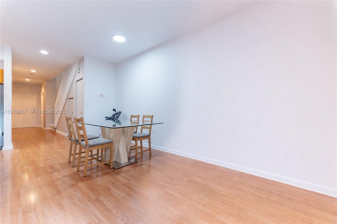 For Sale: $519,999 (3 beds, 2 baths, 1636 Square Feet)