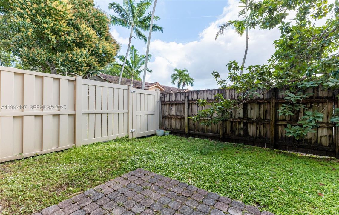 For Sale: $519,999 (3 beds, 2 baths, 1636 Square Feet)