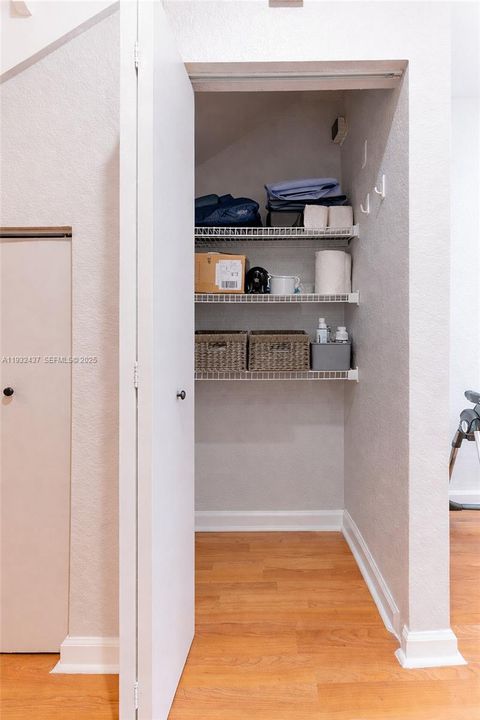 For Sale: $519,999 (3 beds, 2 baths, 1636 Square Feet)