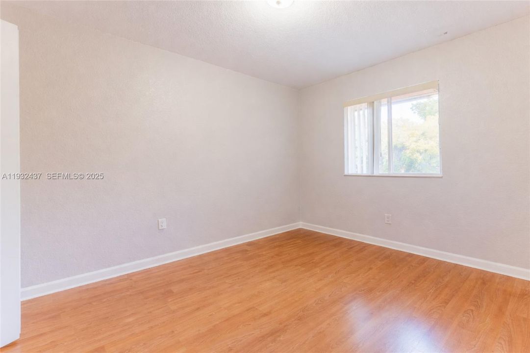 For Sale: $519,999 (3 beds, 2 baths, 1636 Square Feet)