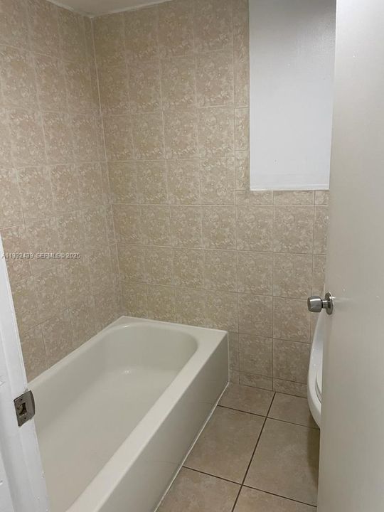 В аренду: $2,200 (2 спален, 1 ванн, 828 Квадратных фут)