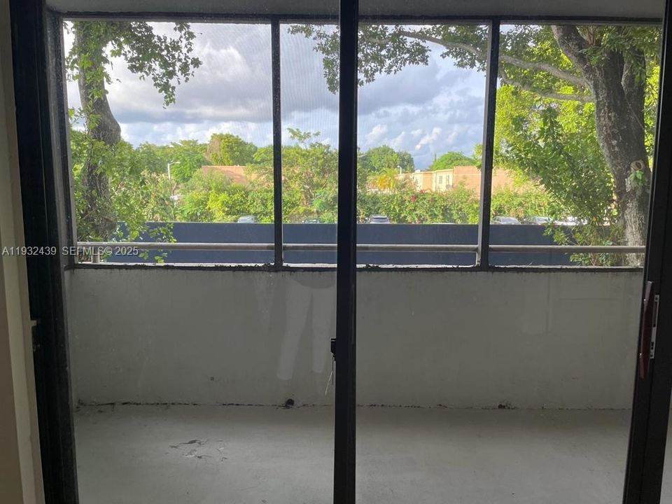 В аренду: $2,200 (2 спален, 1 ванн, 828 Квадратных фут)