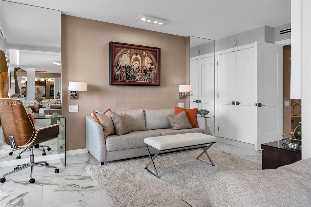 For Sale: $1,995,000 (2 beds, 2 baths, 1440 Square Feet)