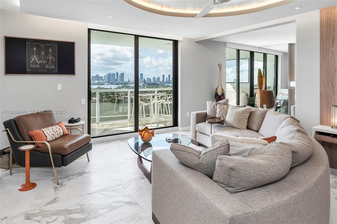 For Sale: $1,995,000 (2 beds, 2 baths, 1440 Square Feet)