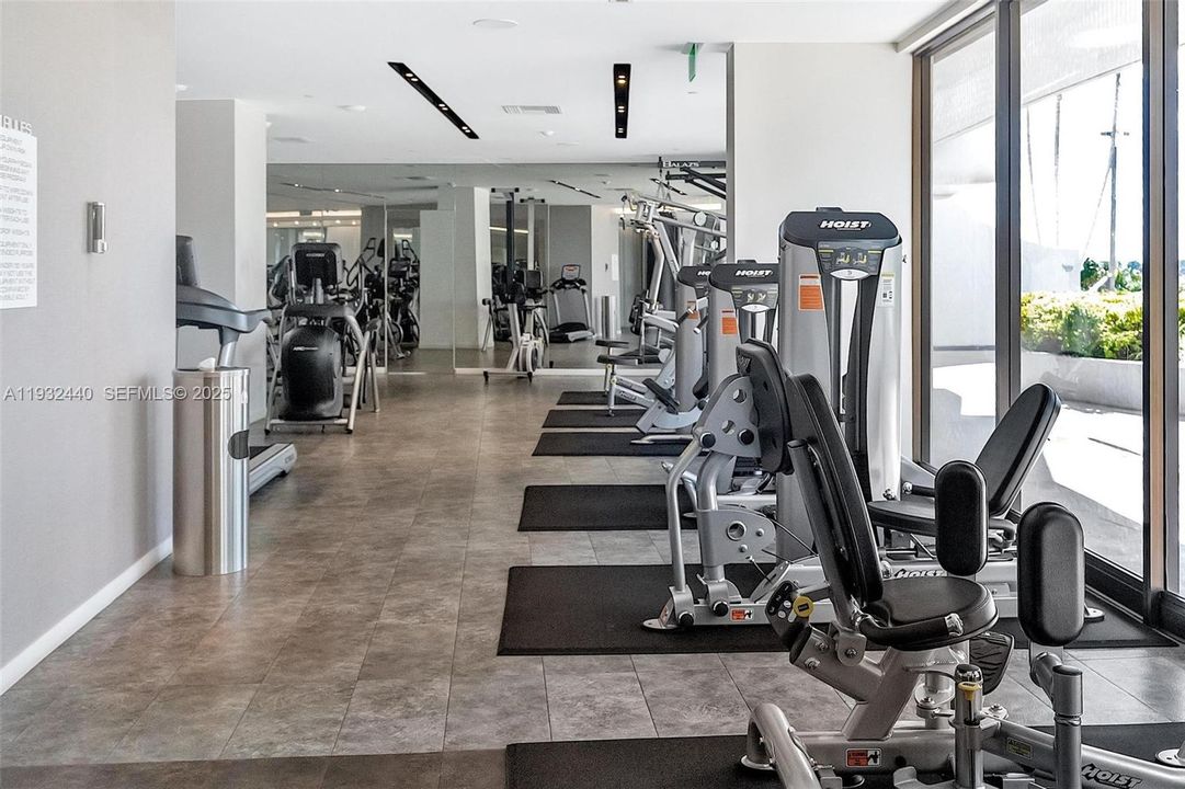 На продажу: $1,995,000 (2 спален, 2 ванн, 1440 Квадратных фут)