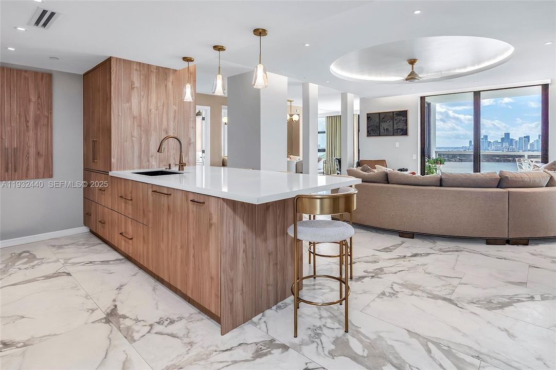 For Sale: $1,995,000 (2 beds, 2 baths, 1440 Square Feet)