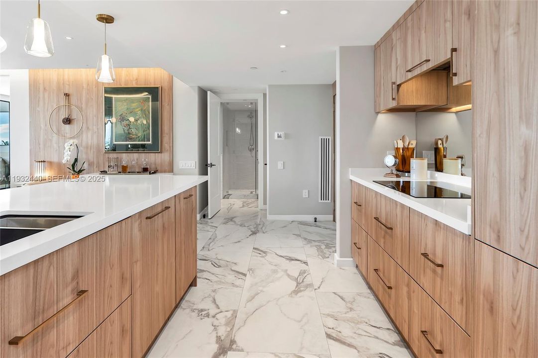 For Sale: $1,995,000 (2 beds, 2 baths, 1440 Square Feet)