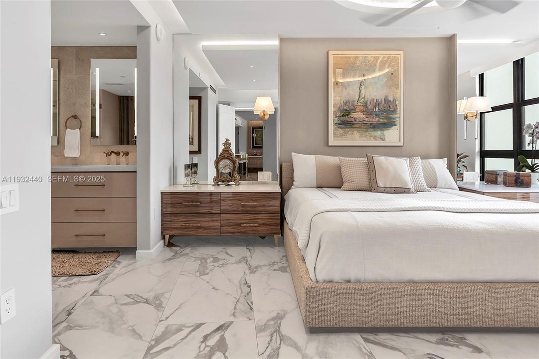 For Sale: $1,995,000 (2 beds, 2 baths, 1440 Square Feet)