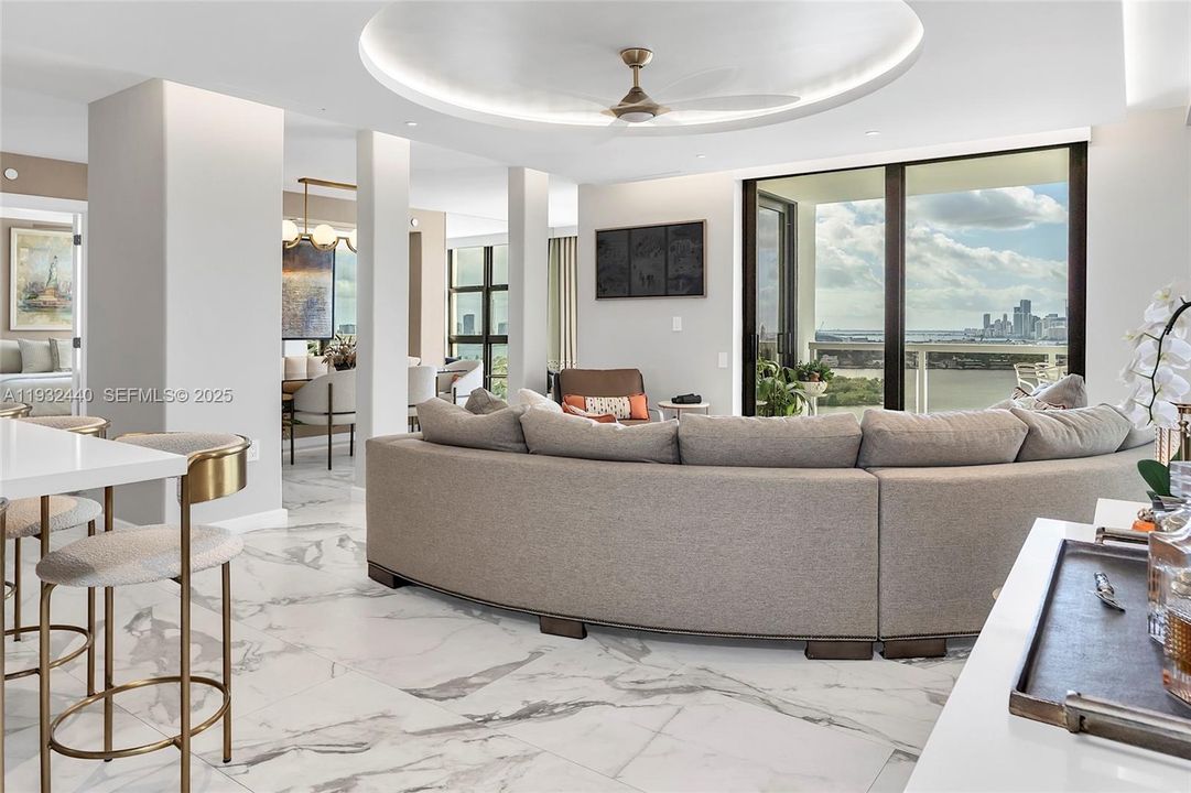 For Sale: $1,995,000 (2 beds, 2 baths, 1440 Square Feet)