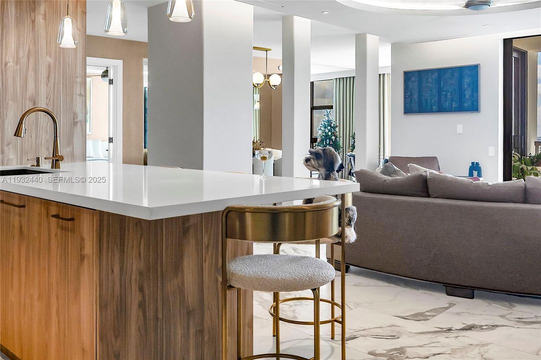 For Sale: $1,995,000 (2 beds, 2 baths, 1440 Square Feet)