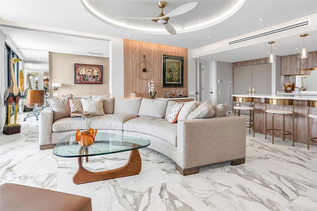 For Sale: $1,995,000 (2 beds, 2 baths, 1440 Square Feet)