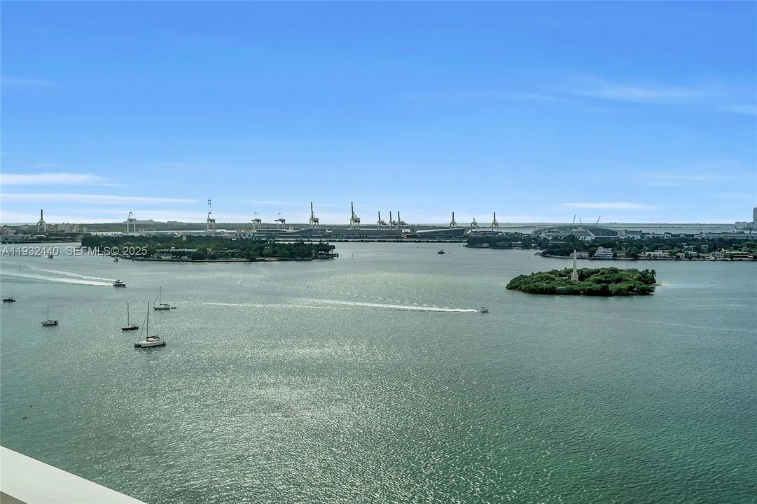 For Sale: $1,995,000 (2 beds, 2 baths, 1440 Square Feet)