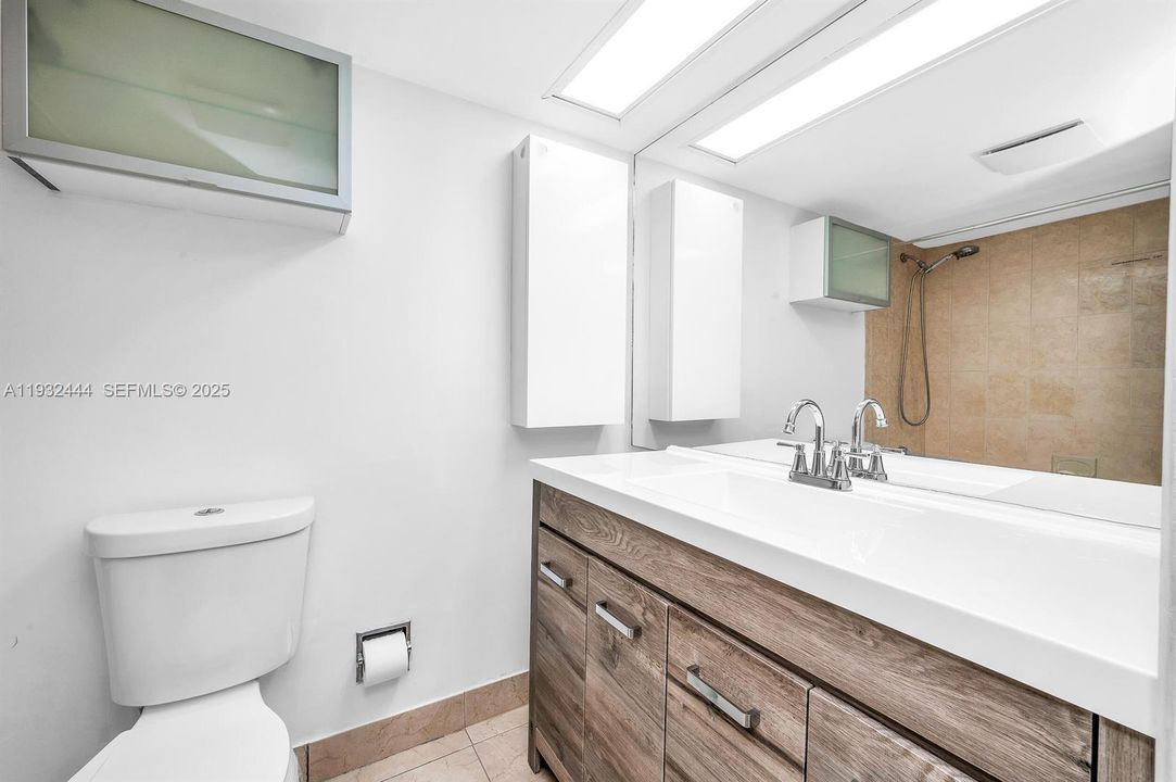 出租: $2,500 (2 贝兹, 2 浴室, 1064 平方英尺)