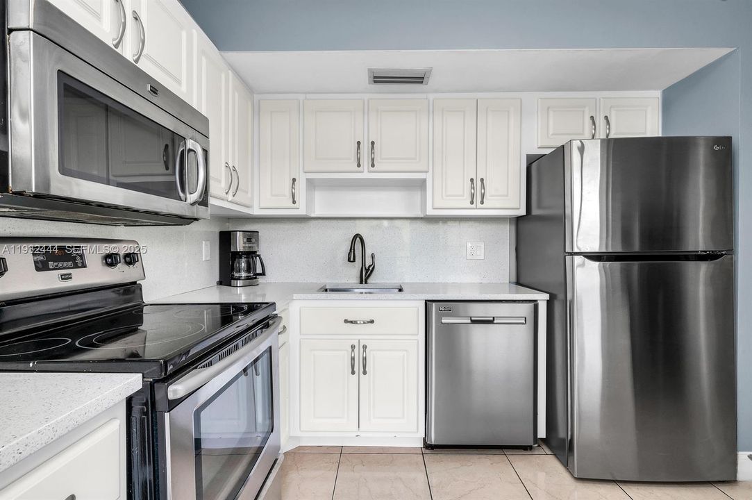 出租: $2,500 (2 贝兹, 2 浴室, 1064 平方英尺)