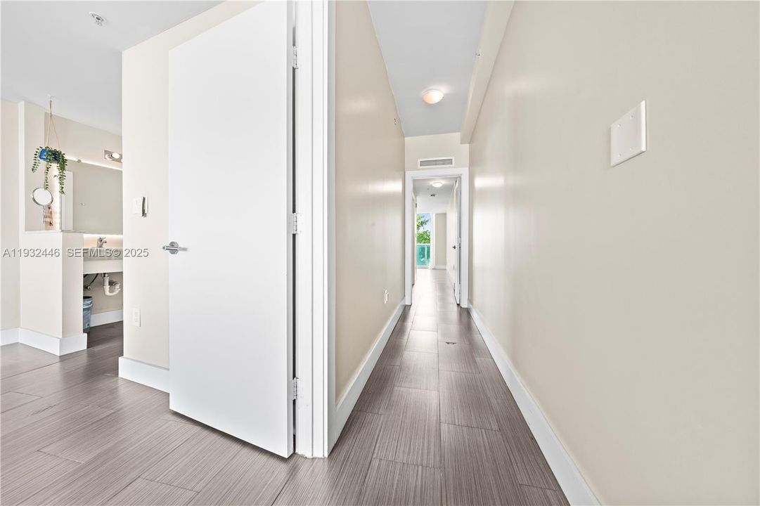 出租: $3,950 (2 贝兹, 2 浴室, 1410 平方英尺)