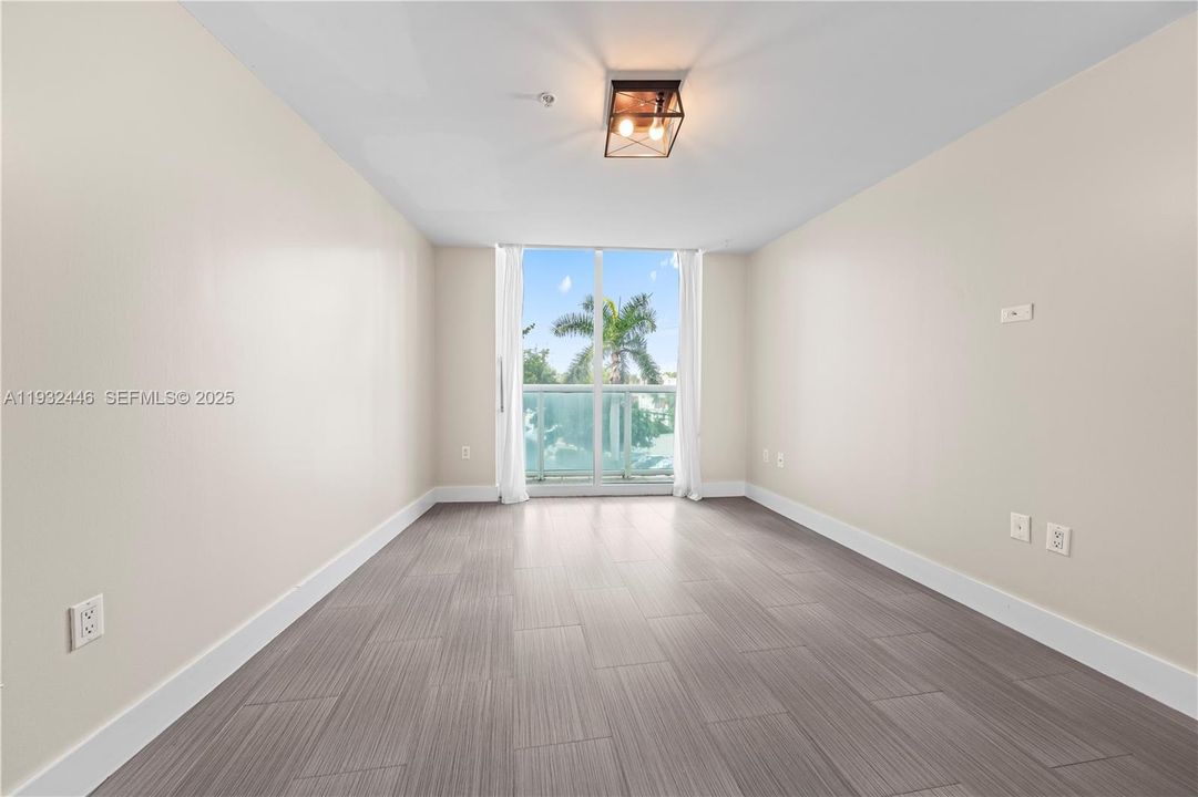 出租: $3,950 (2 贝兹, 2 浴室, 1410 平方英尺)