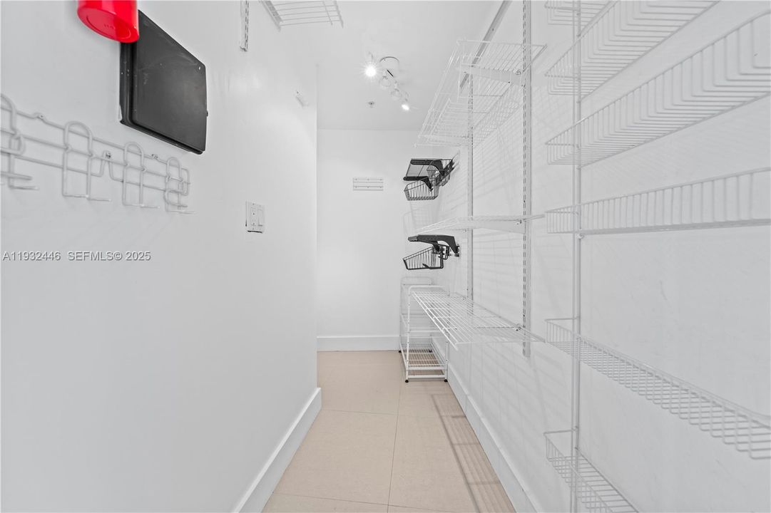 出租: $3,950 (2 贝兹, 2 浴室, 1410 平方英尺)