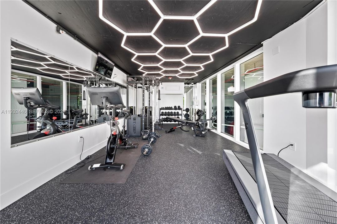 出租: $3,950 (2 贝兹, 2 浴室, 1410 平方英尺)