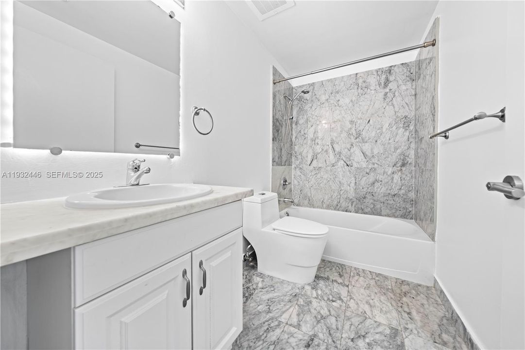 出租: $3,950 (2 贝兹, 2 浴室, 1410 平方英尺)