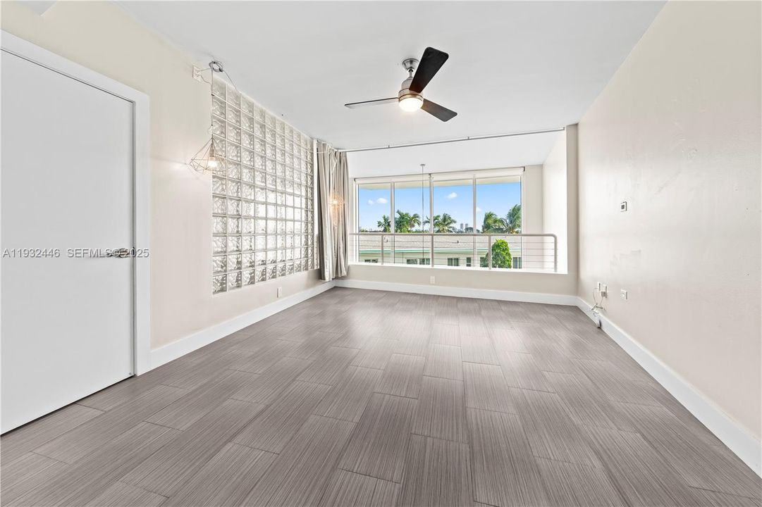 出租: $3,950 (2 贝兹, 2 浴室, 1410 平方英尺)