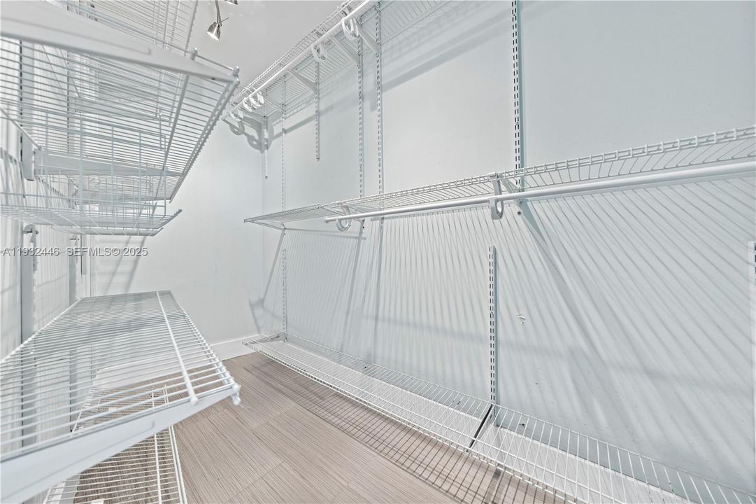 出租: $3,950 (2 贝兹, 2 浴室, 1410 平方英尺)