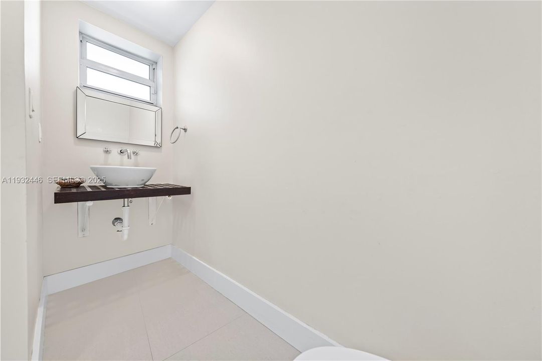 出租: $3,950 (2 贝兹, 2 浴室, 1410 平方英尺)