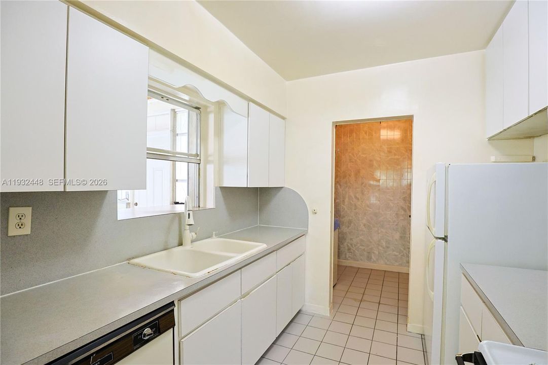 Под контрактом: $1,250,000 (3 спален, 2 ванн, 1480 Квадратных фут)