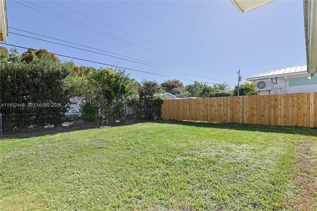 Под контрактом: $1,250,000 (3 спален, 2 ванн, 1480 Квадратных фут)