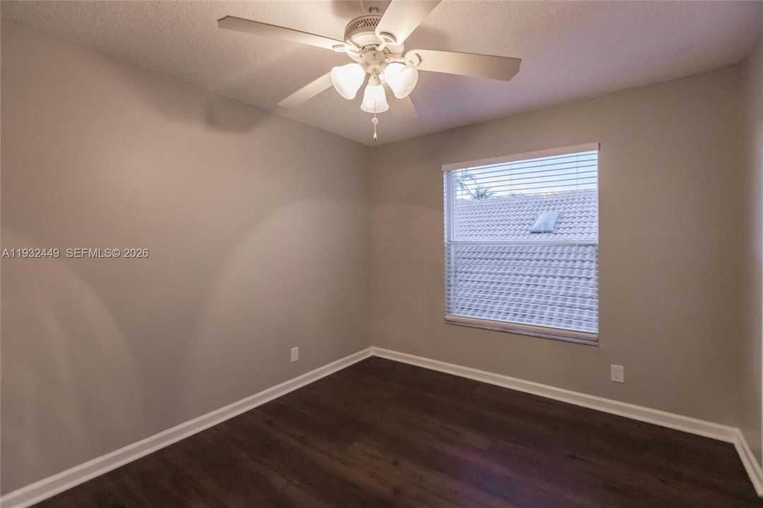 На продажу: $499,900 (3 спален, 2 ванн, 2056 Квадратных фут)