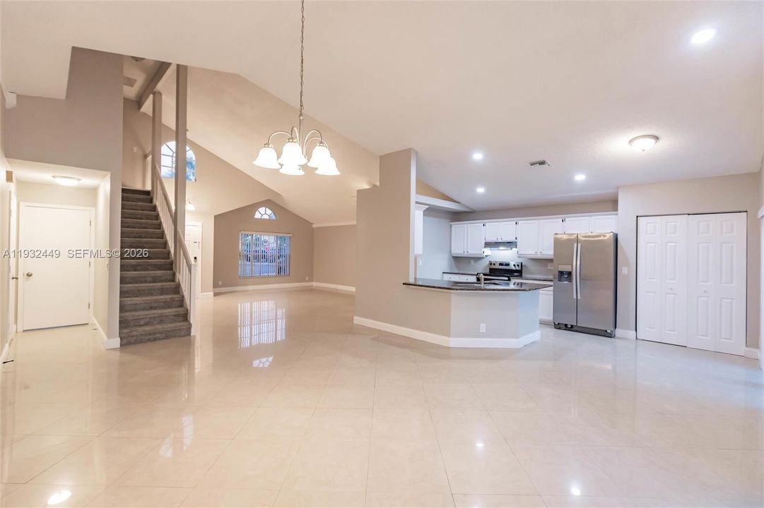 На продажу: $499,900 (3 спален, 2 ванн, 2056 Квадратных фут)