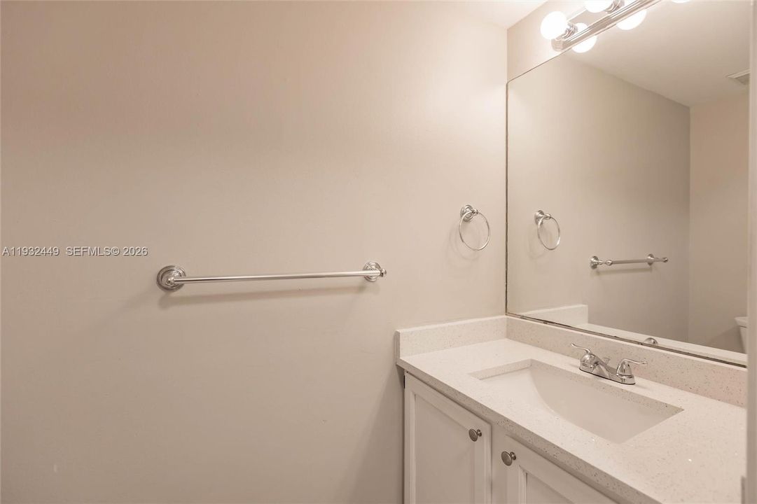 На продажу: $499,900 (3 спален, 2 ванн, 2056 Квадратных фут)