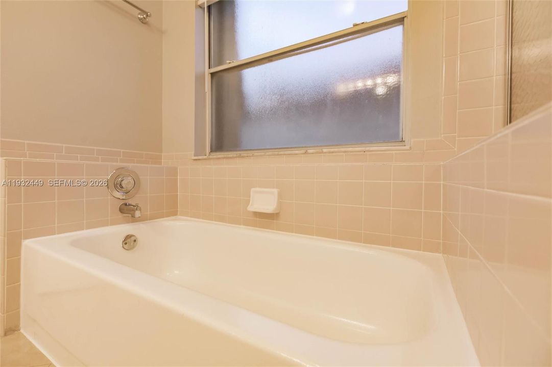 На продажу: $499,900 (3 спален, 2 ванн, 2056 Квадратных фут)