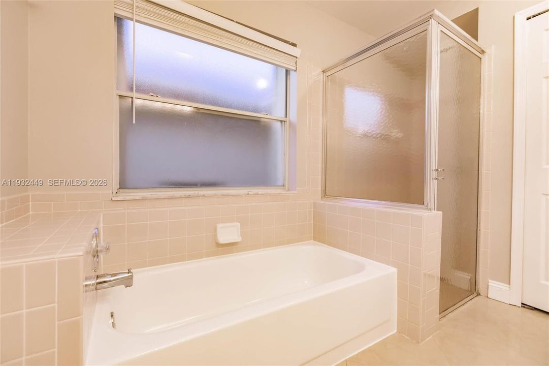 На продажу: $499,900 (3 спален, 2 ванн, 2056 Квадратных фут)