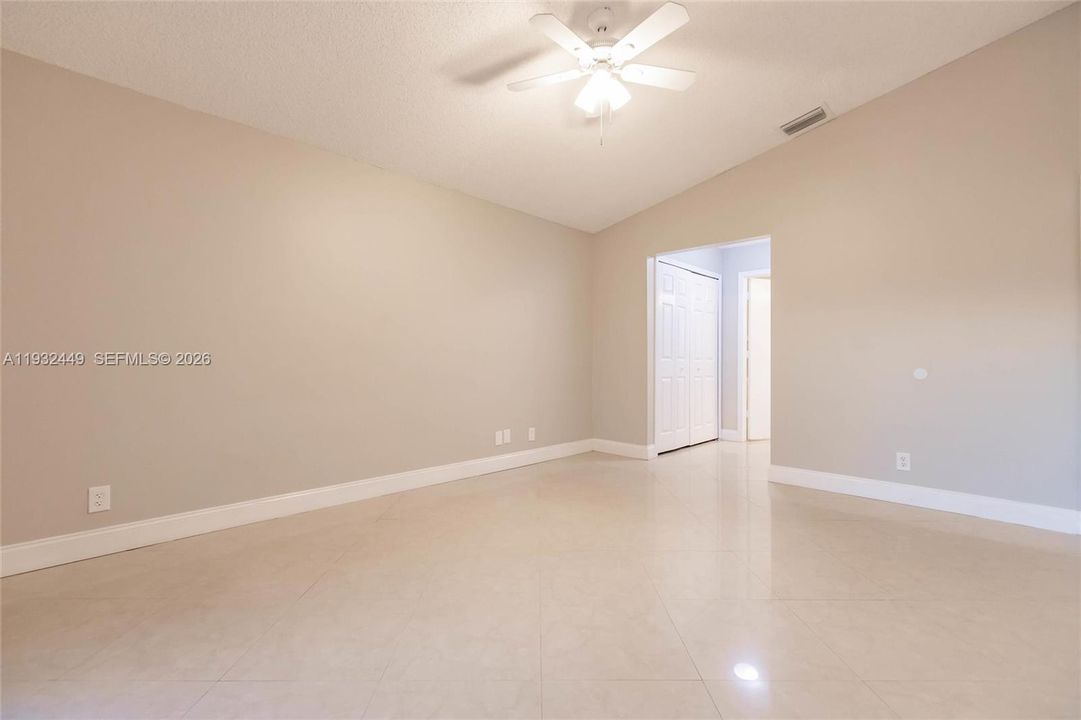 На продажу: $499,900 (3 спален, 2 ванн, 2056 Квадратных фут)