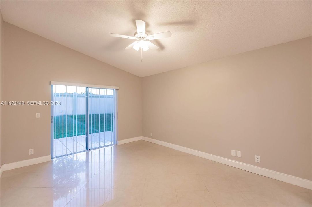 На продажу: $499,900 (3 спален, 2 ванн, 2056 Квадратных фут)