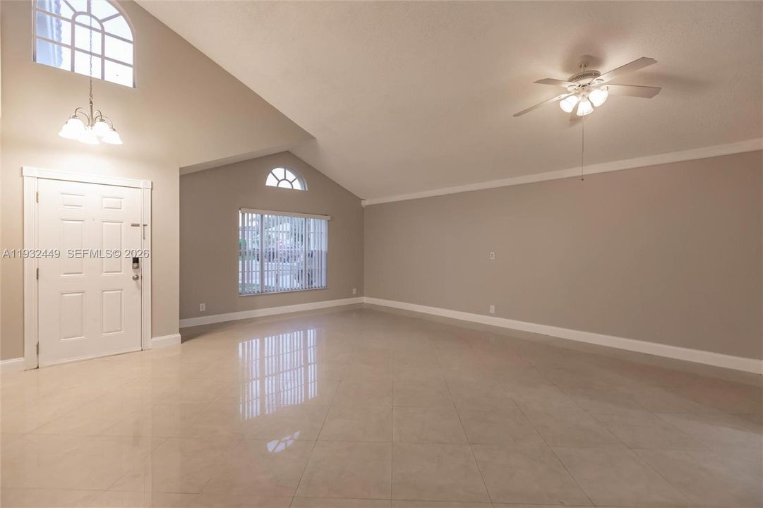 На продажу: $499,900 (3 спален, 2 ванн, 2056 Квадратных фут)