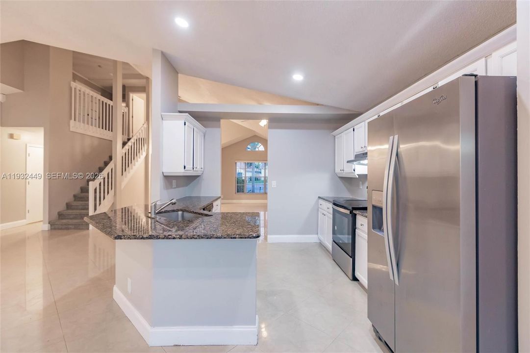 На продажу: $499,900 (3 спален, 2 ванн, 2056 Квадратных фут)