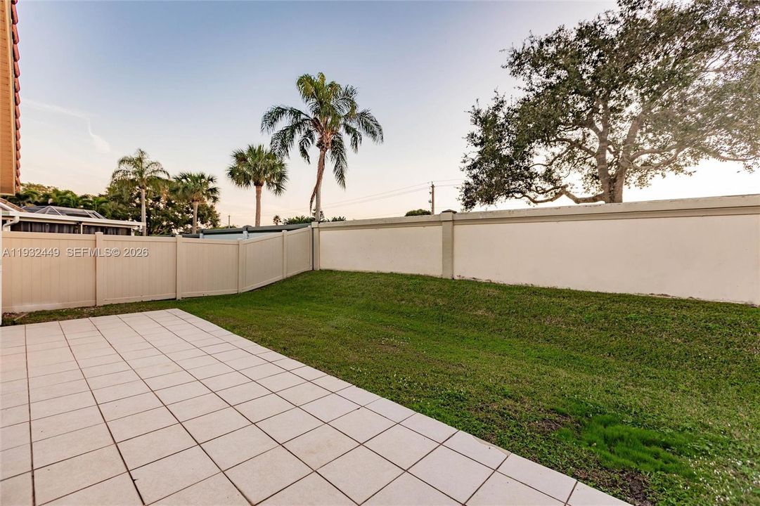 На продажу: $499,900 (3 спален, 2 ванн, 2056 Квадратных фут)