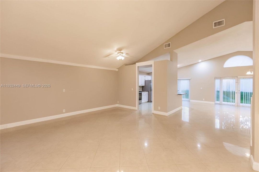 На продажу: $499,900 (3 спален, 2 ванн, 2056 Квадратных фут)